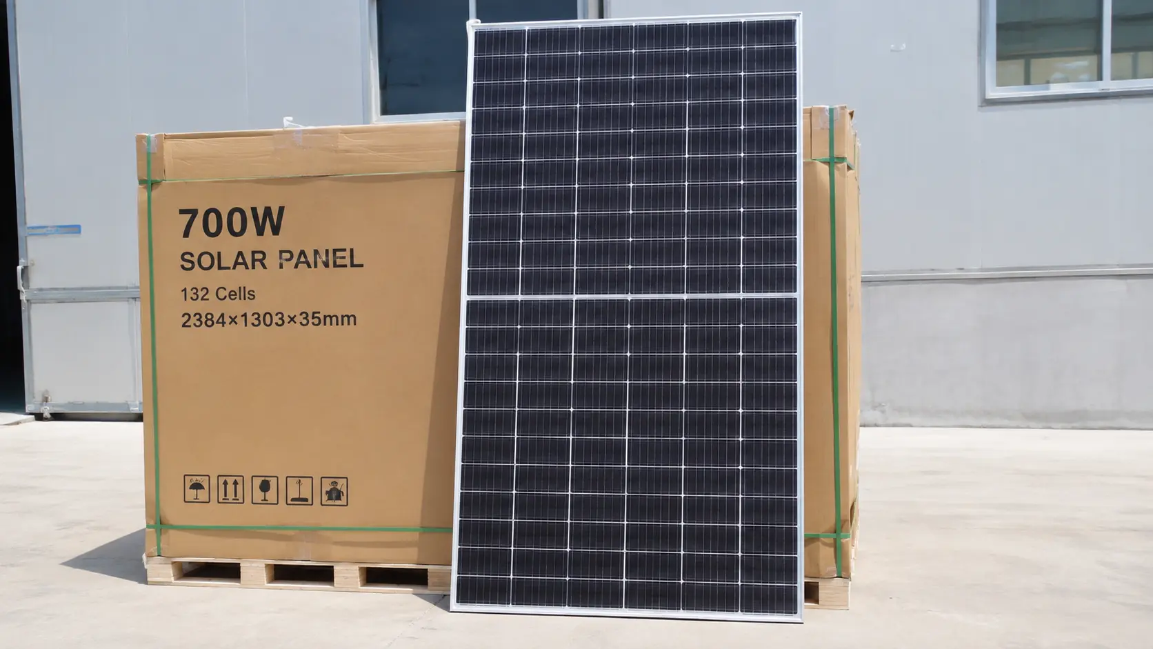 700 watt solar panel in Pakistan