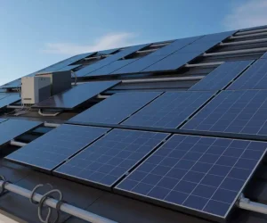 Rooftop example showing how many panels in a 5kW solar system are typically installed on a home.