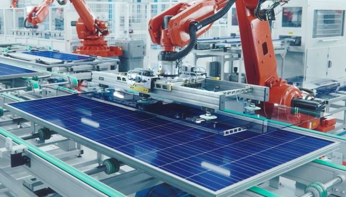 Diagram explaining what solar panels are made of including photovoltaic silicon cells and protective glass